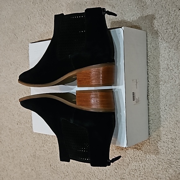 Cole Haan Val Bootie Grand Series Black Suede Block Heel Pointed Toe Size 9C NWT - Picture 8 of 16